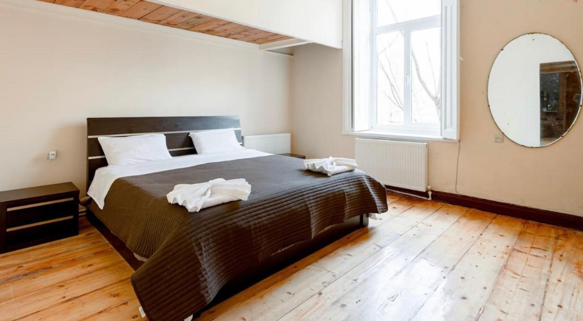 Lovely Dulcet Loft In Center Of Rustaveli Tbilisi Esterno foto