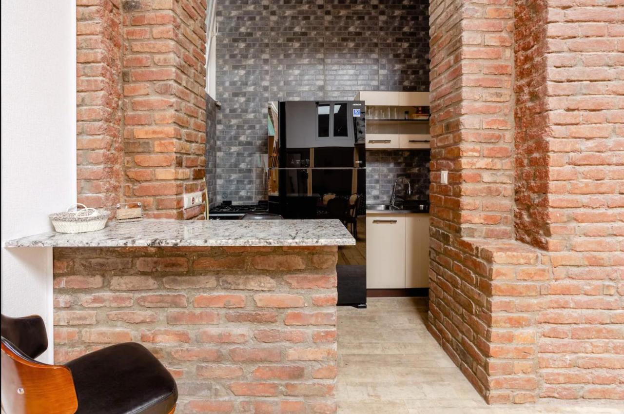 Lovely Dulcet Loft In Center Of Rustaveli Tbilisi Esterno foto