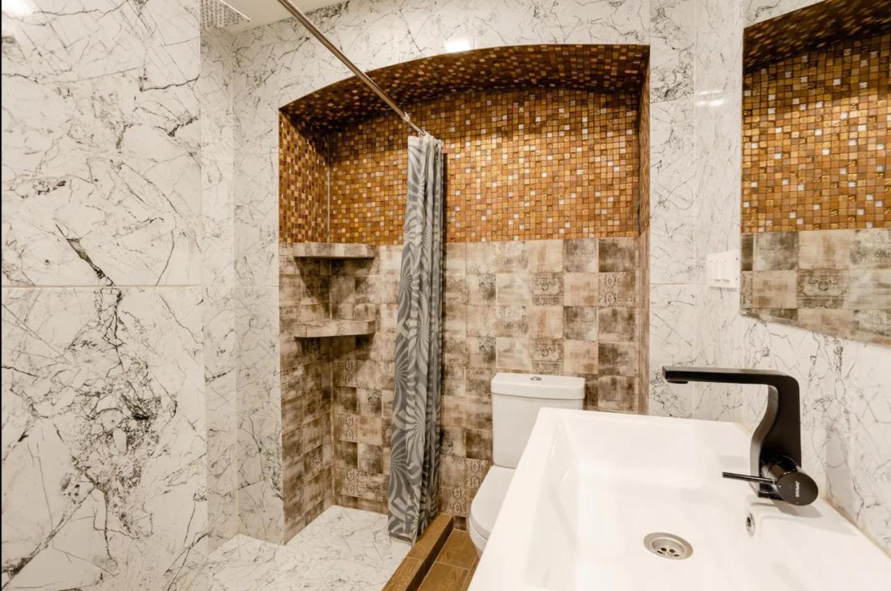 Lovely Dulcet Loft In Center Of Rustaveli Tbilisi Esterno foto
