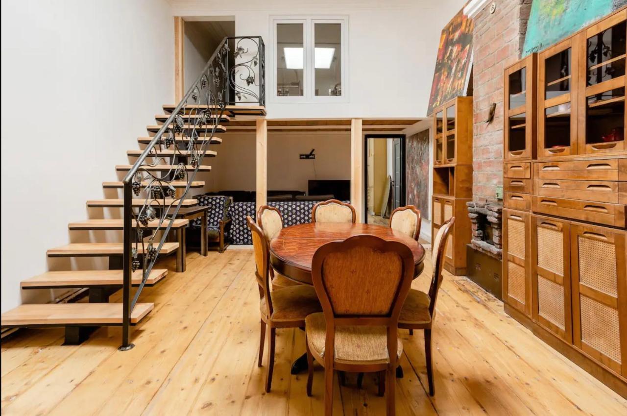 Lovely Dulcet Loft In Center Of Rustaveli Tbilisi Esterno foto