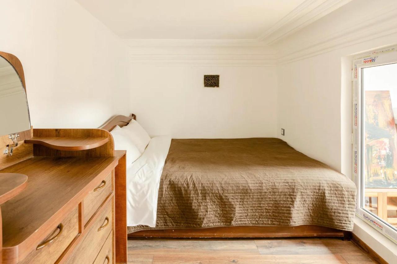 Lovely Dulcet Loft In Center Of Rustaveli Tbilisi Esterno foto
